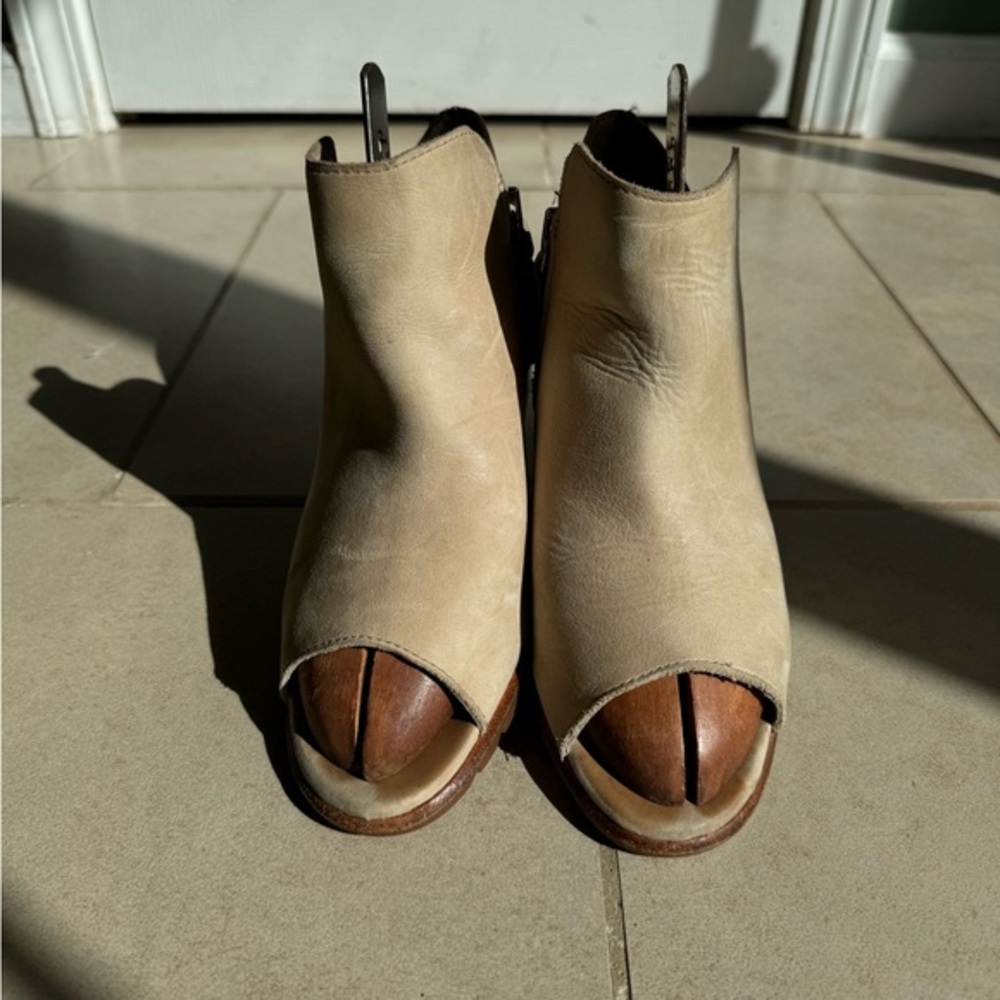 Sorel Nadia Peep Toe Ankle Neutral Leather‎ Beige Booties Shoes Women's Size 6.5 - Picture 4 of 8